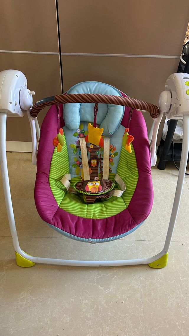 Hamaca bebé eléctrica con movimiento