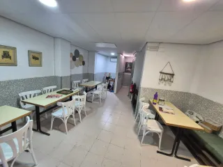 Traspaso Bar con Cocina y Salida de Humos