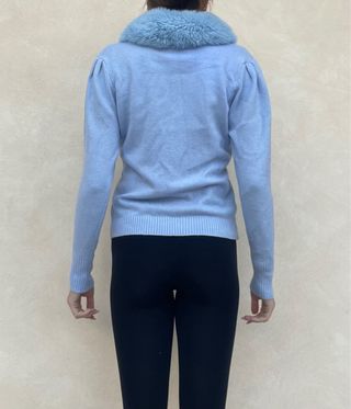 Cardigan azzurro con pelliccia