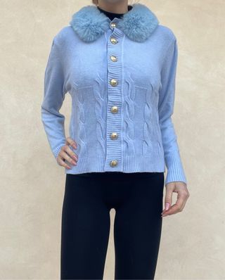 Cardigan azzurro con pelliccia