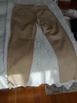 Pantalón beige
