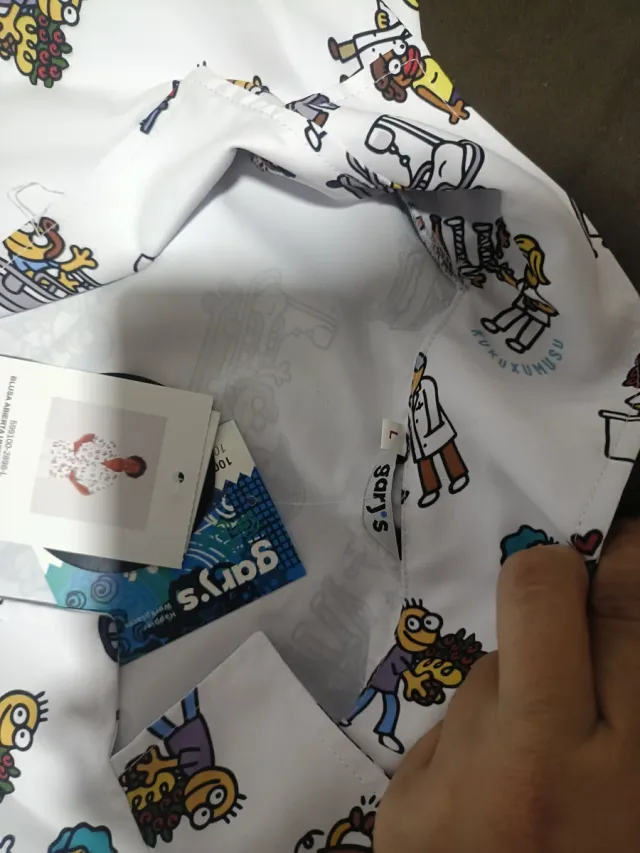 Casaca/blusa sanitaria, estampado kukuxumuso