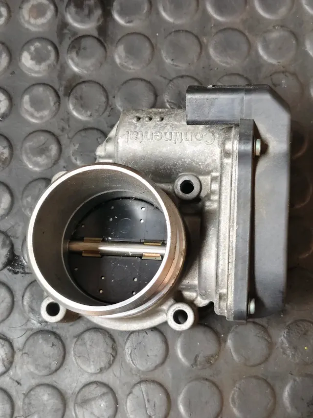 Caja Mariposa VW AG 06F 133 062 T