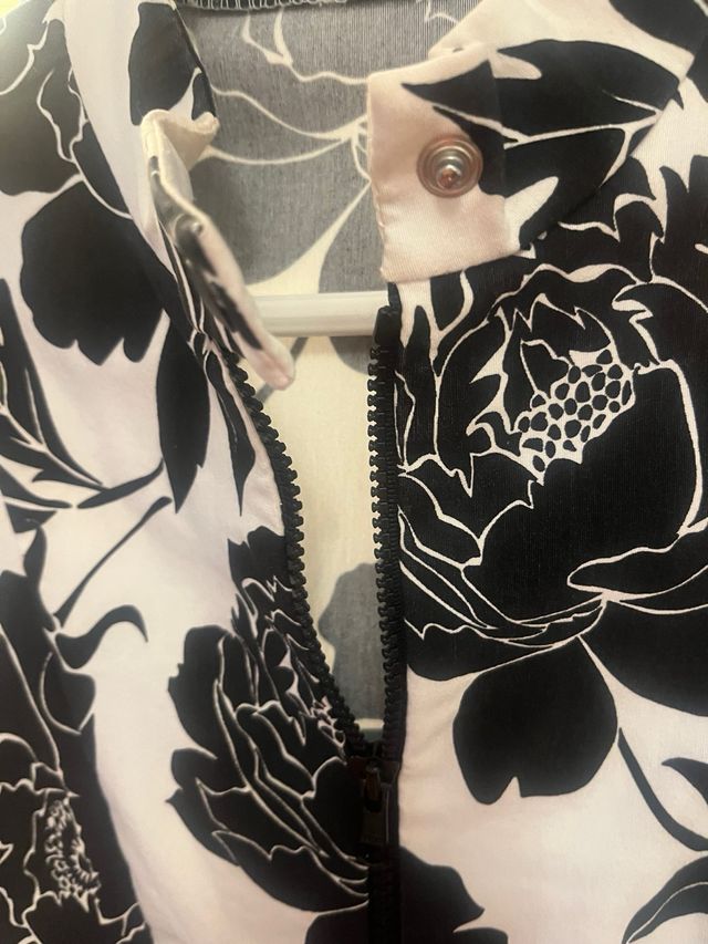 Cazadora estampada floral mujer