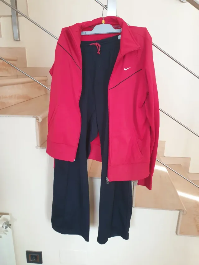 Chándal Nike Talla M Rojo y Negro
