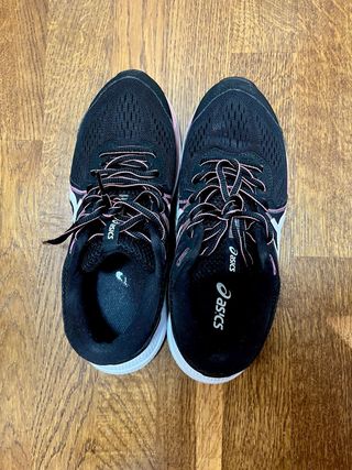 Zapatillas Asics Running Negras y Rosas