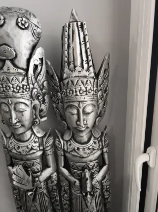 Pareja Figuras Balinesas Talladas a Mano