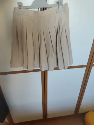 Falda plisada niña beige