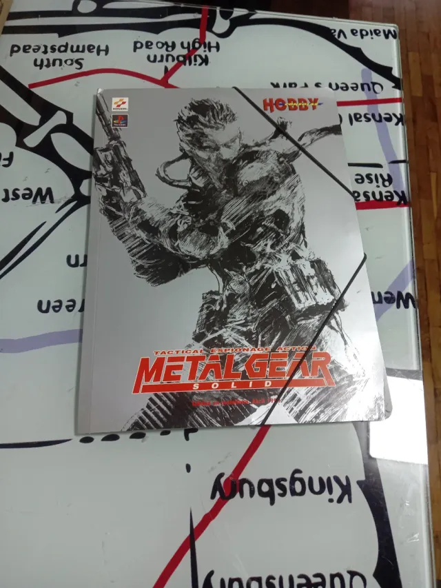 Carpeta Metal Gear Solid Konami hobby consolas