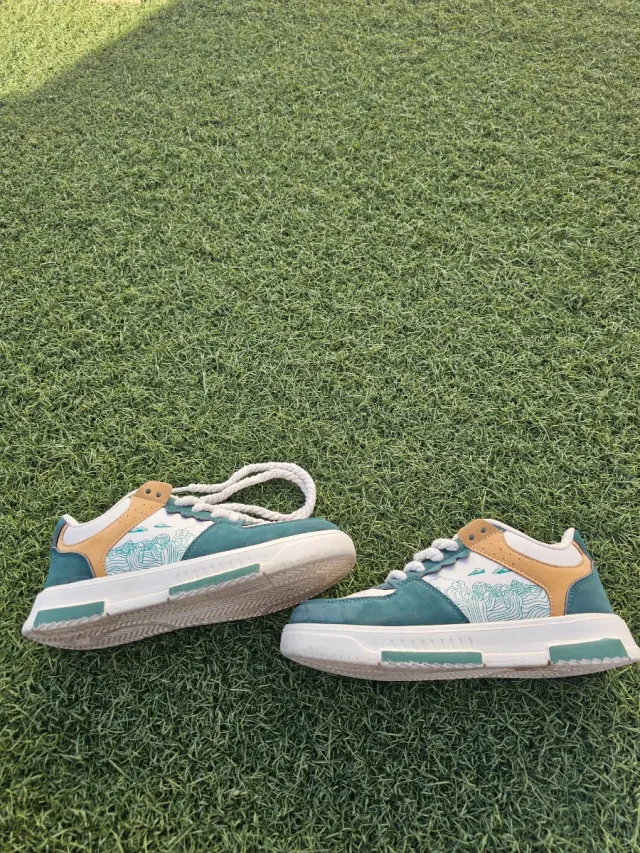 Deportivas niño talla 39