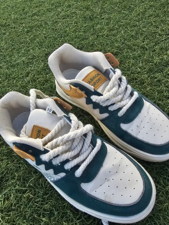 Deportivas niño talla 39