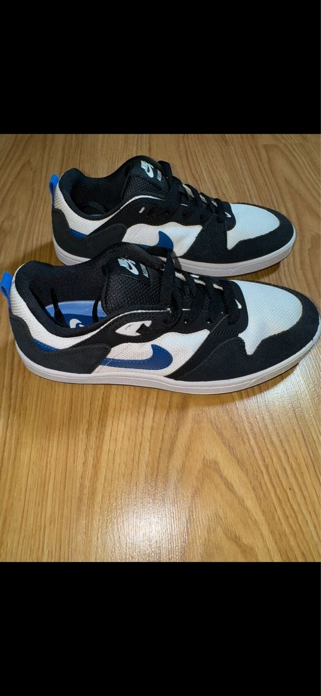 Zapatillas Nike Negras, y Azules T38.5