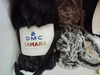 Ovillo DMC Samara Luxe Fur Effect Yarn