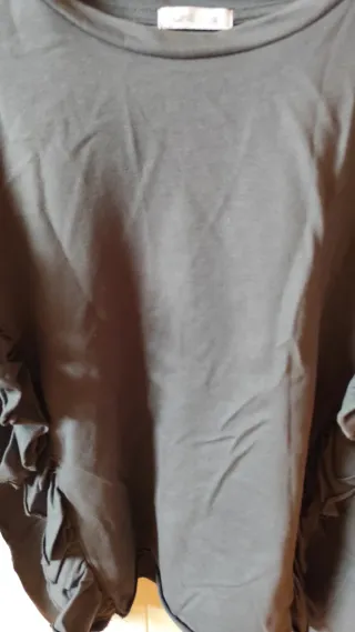 Sudadera gris mujer con volantes