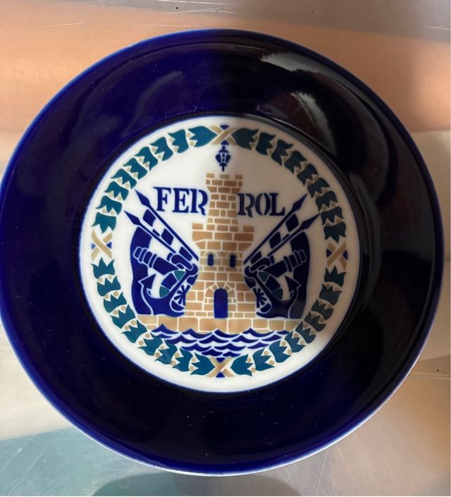 Lote 4 platos decorativos ejército español