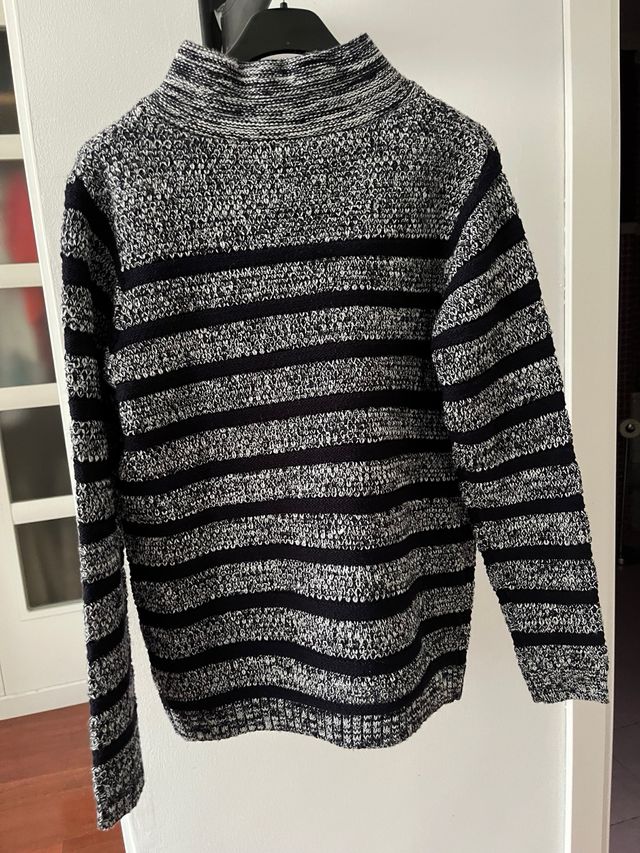 Camiseta listrada infantil com gola virada