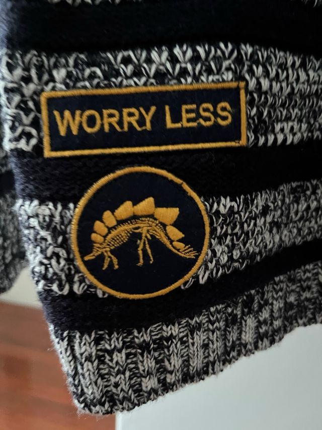 Camiseta listrada infantil com gola virada