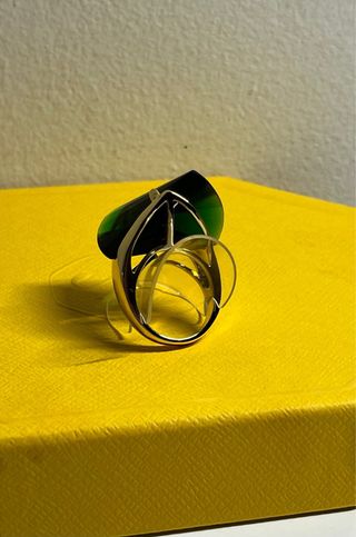 Anillo Piedra Esmeralda y dorado