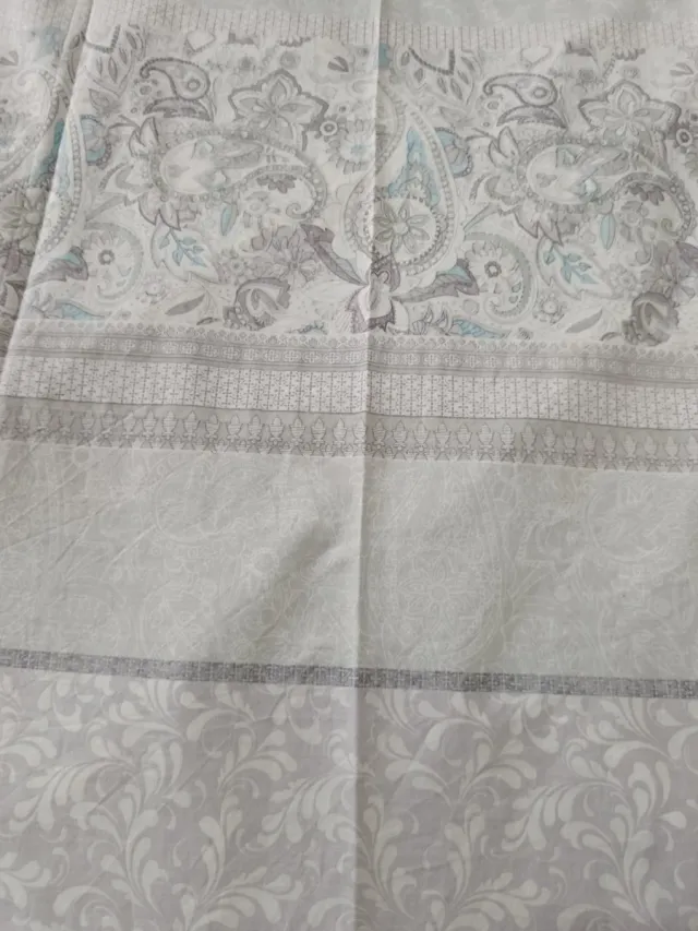 Juego de sábanas gris