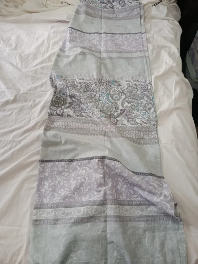 Juego de sábanas gris