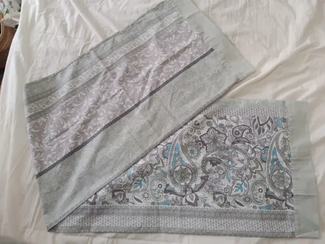 Juego de sábanas gris