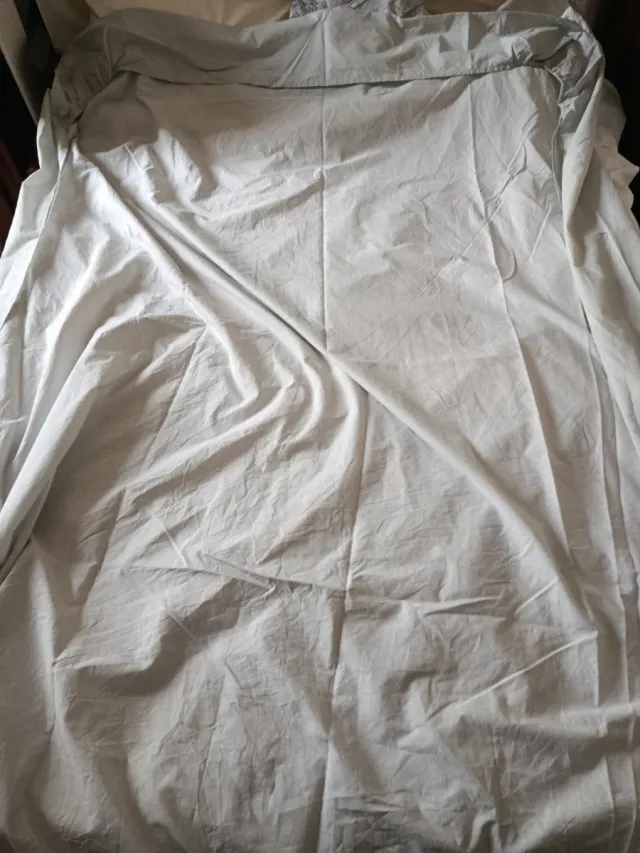 Juego de sábanas gris