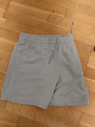 Pantalón corto Bershka azul