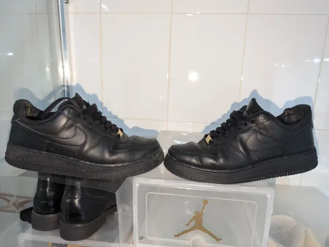 Nike Air Force 1 Talla 42.5 Negro