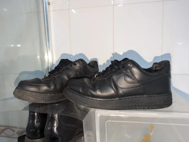 Nike Air Force 1 Talla 42.5 Negro