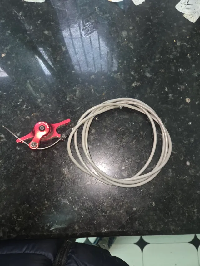 Freno de disco bicicleta rojo