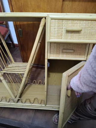 Comodino in bambù e vimini di alta qualità