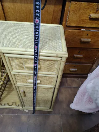 Comodino in bambù e vimini di alta qualità