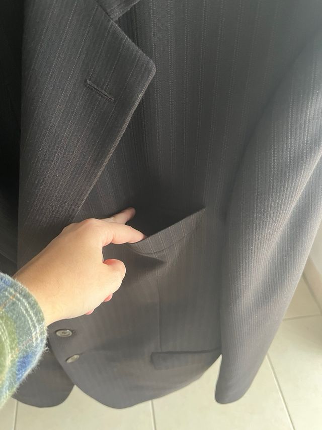 Traje de chaleco y pantalón negro