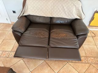 Sofá de 2 plazas de cuero marrón