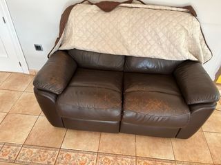Sofá de 2 plazas de cuero marrón