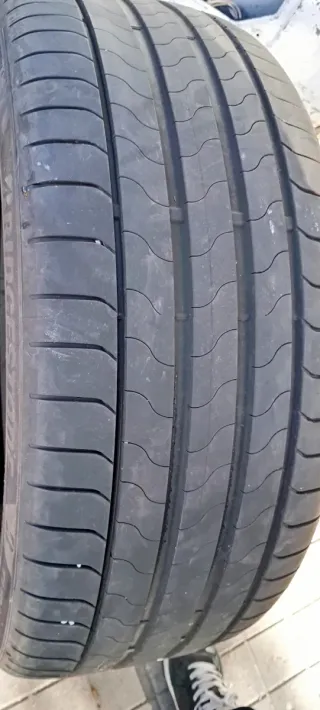 Bridgestone 255/45 R20 105Y Neumático