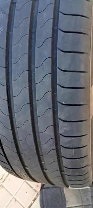 Bridgestone 255/45 R20 105Y Neumático