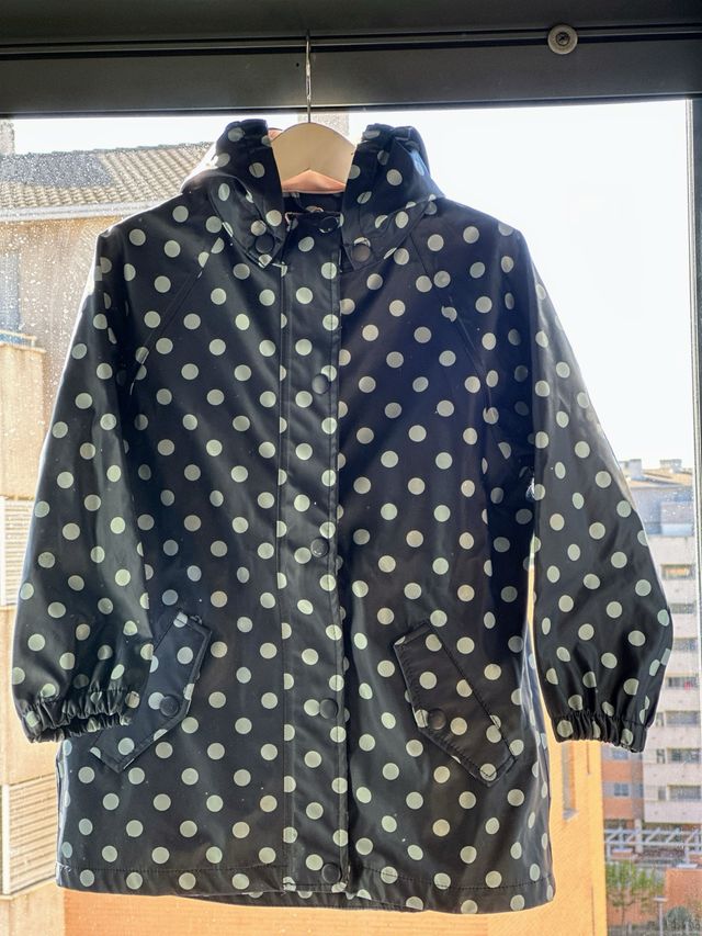 Chubasquero niña lunares H&M