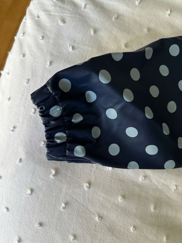 Chubasquero niña lunares H&M