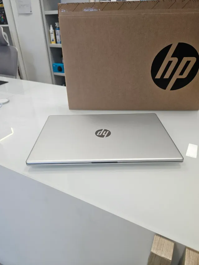 HP 15 Ryzen 7 / 512GB SSD Nuevo