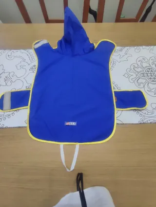 Chubasquero para perro azul con capucha