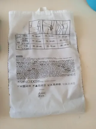 Casco y protecciones para patinar o bicicleta