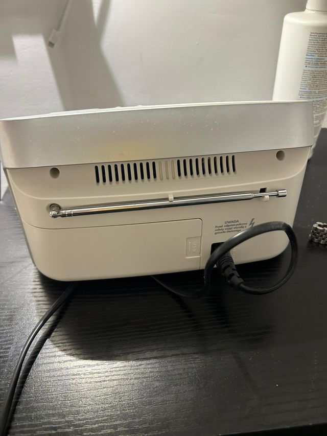 Radio Portátil Grundig GRN1400 FM Blanco