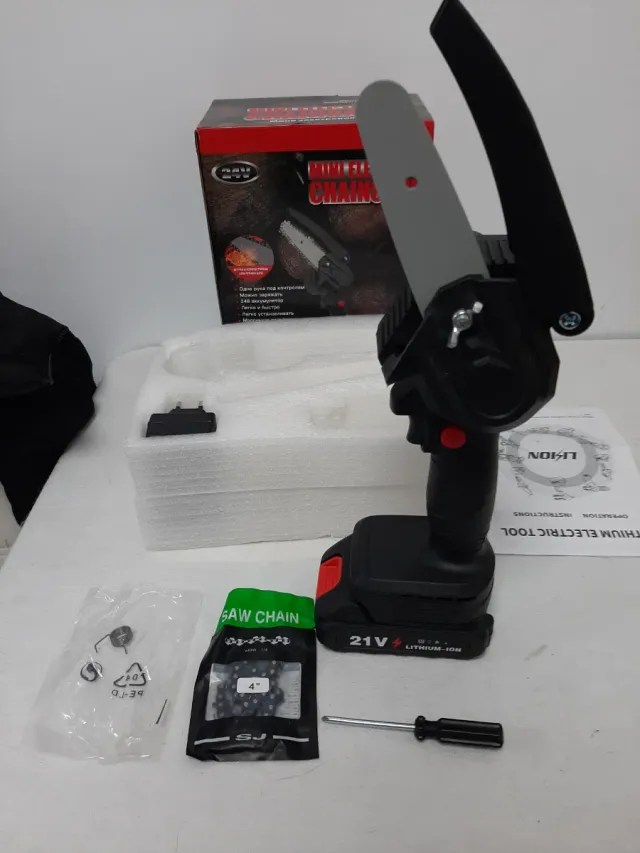 Mini motosierra eléctrica 24V sin estrenar