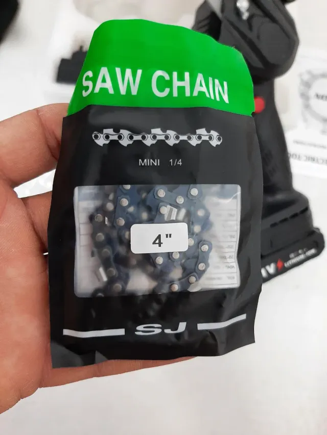 Mini motosierra eléctrica 24V sin estrenar