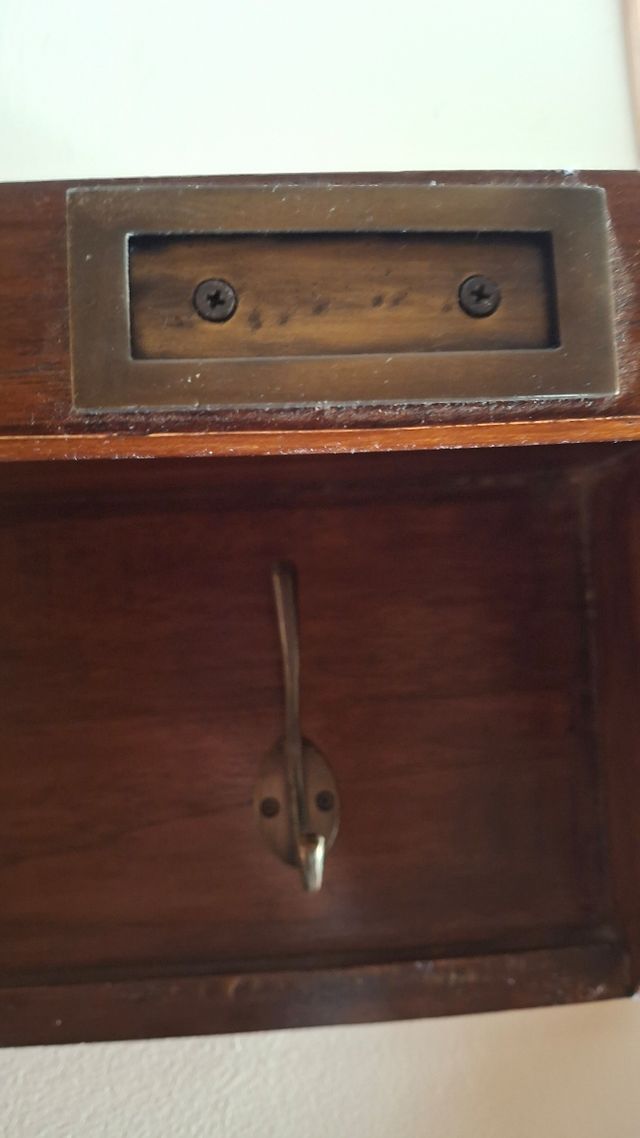 Perchero de madera con 4 ganchos