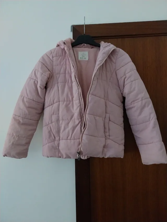 Casaco acolchoado rosa com capuz