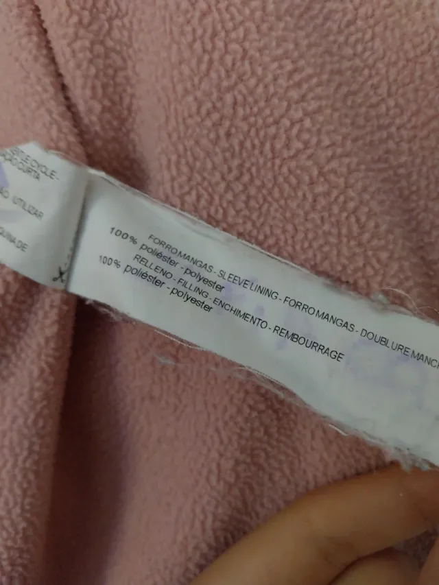 Casaco acolchoado rosa com capuz