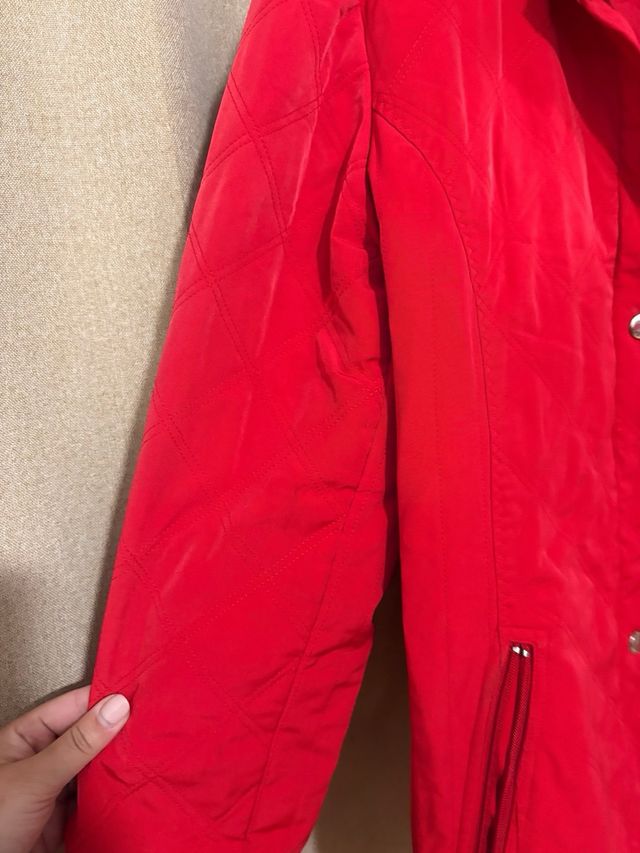 Abrigo Liz Claiborne Rojo