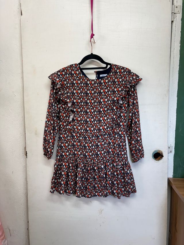 Vestido estampado con volantes